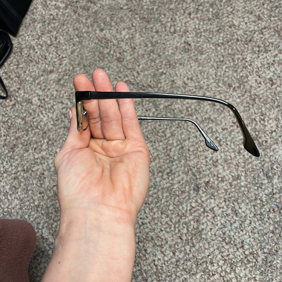 Modern forbidden glasses - Picture 3 of 5